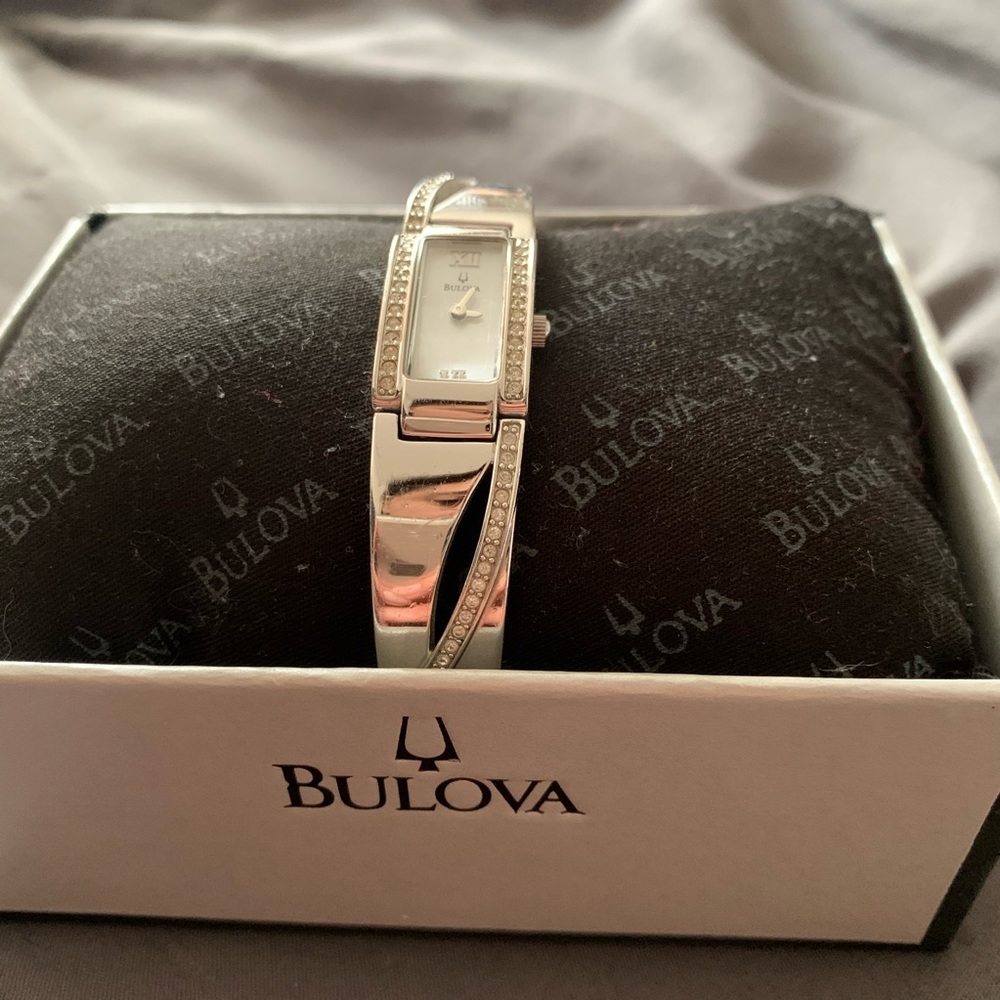 Bulova small watch - Picture 3 of 5